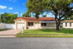 101 NE 2nd Pl, Dania Beach, FL 33004 - Photo 1