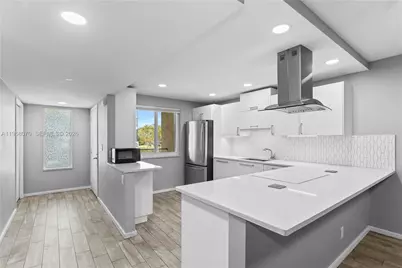201 Lakeview Dr #203, Weston, FL 33326 - Photo 1