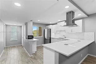 201 Lakeview Dr, Weston, FL 33326 - Photo 1