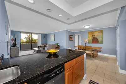 7300 Wayne Ave #405, Miami Beach, FL 33141 - Photo 1
