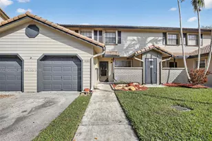 9080 Vineyard Lake Dr, Plantation, FL 33324 - Photo 1