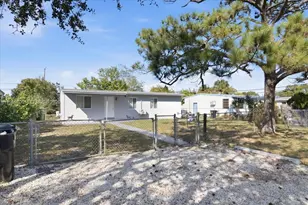 931 Chateau Park Dr, Fort Lauderdale, FL 33311 - Photo 1