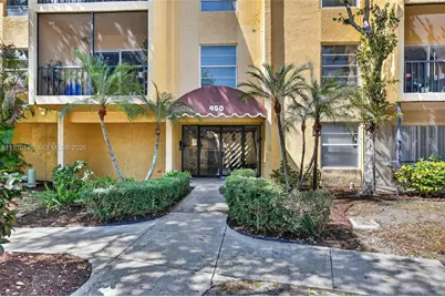 450 NW 20th St #212, Boca Raton, FL 33431 - Photo 1