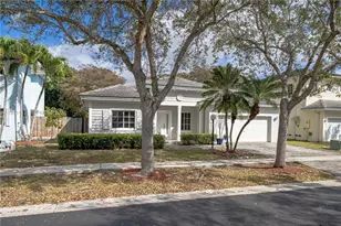 2875 NE 4th St, Homestead, FL 33033 - Photo 1