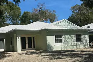 42 Transylvania Ave, Key Largo, FL 33037 - Photo 1