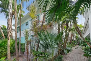 911 Meridian Ave, Miami Beach, FL 33139 - Photo 1