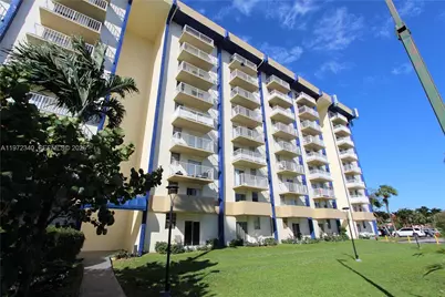 4550 NW 9th St #305E, Miami, FL 33126 - Photo 1