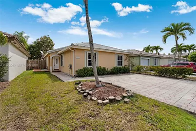 10523 SW 161st  Pl, Miami, FL 33196 - Photo 1