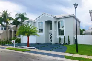 926 SW 102nd Terrace, Pembroke Pines, FL 33025 - Photo 1