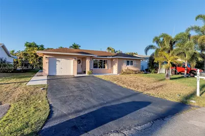 9417 NW 72nd St, Tamarac, FL 33321 - Photo 1