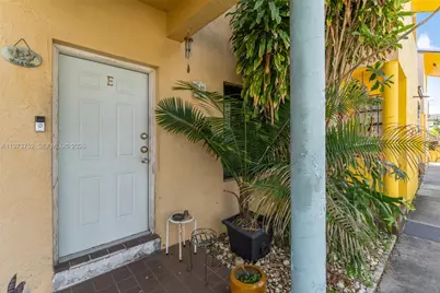 1613 NW 16th St #E, Miami, FL 33125 - Photo 1