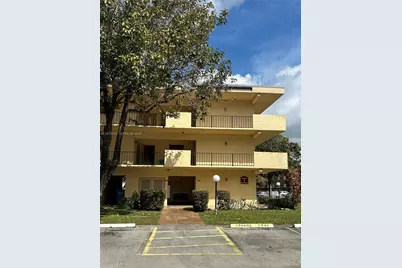 301 Cambridge Rd #211, Hollywood, FL 33024 - Photo 1
