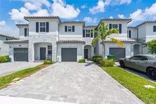 11927 NW 46th St, Coral Springs, FL 33076 - Photo 1