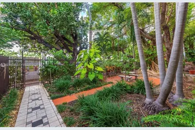 1135 Meridian Ave #4, Miami Beach, FL 33139 - Photo 1