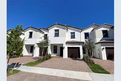 211 SW 159th Ter, Pembroke Pines, FL 33027 - Photo 1