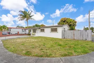 1005 W 36th Pl, Hialeah, FL 33012 - Photo 1