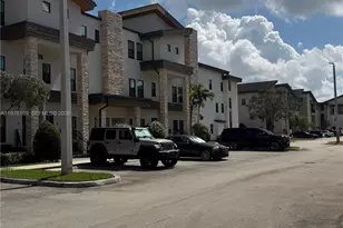 10479 NW 82nd St, Doral, FL 33178 - Photo 1