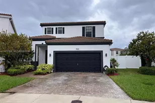 933 NE 191st St, Miami, FL 33179 - Photo 1