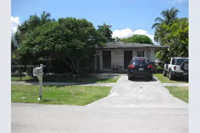 655 SW 4th Ter, Florida City, FL 33034 - Photo 1