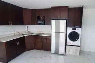 920 SE 8th St, Hialeah, FL 33010 - Photo 1