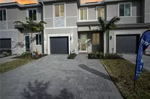 1381 SE 7th Ter, Homestead, FL 33034 - Photo 1