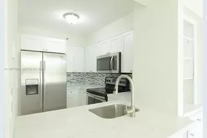 546 SW 1st St #404, Miami, FL 33130 - Photo 1