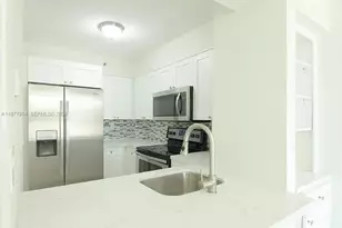 546 SW 1st St, Miami, FL 33130 - Photo 1