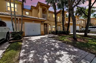 858 NW 170th Terrace, Pembroke Pines, FL 33028 - Photo 1