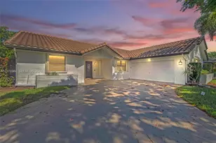 5621 Carriage Ln, Davie, FL 33331 - Photo 1