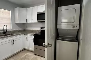 916 SW 10th St, Hallandale Beach, FL 33009 - Photo 1