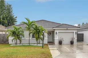 8269 SW 157th Pl, Miami, FL 33193 - Photo 1