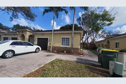 1225 NE 32nd Ave, Homestead, FL 33033 - Photo 1