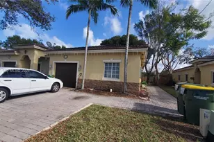 1225 NE 32nd Ave, Homestead, FL 33033 - Photo 1