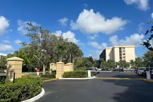 800 NE 195th St, Miami, FL 33179 - Photo 1