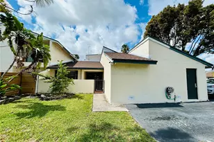 10818 SW 72nd St, Miami, FL 33173 - Photo 1