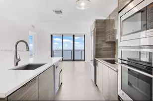 460 NE 28th St, Miami, FL 33137 - Photo 1