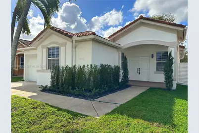 8052 NW 198th St, Hialeah, FL 33015 - Photo 1