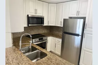 200 W Palm Cir W #107, Pembroke Pines, FL 33025 - Photo 1