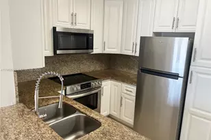200 W Palm Cir W, Pembroke Pines, FL 33025 - Photo 1