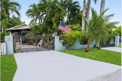 622 NW 7th Ave, Homestead, FL 33030 - Photo 1