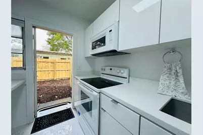 407 SE 14th Ct SE 14th Ct #3, Fort Lauderdale, FL 33316 - Photo 1