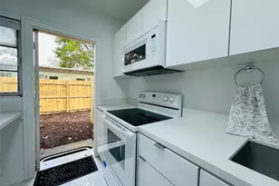 407 SE 14th Ct SE 14th Ct, Fort Lauderdale, FL 33316 - Photo 1