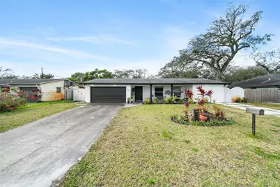 1040 SW 66th Ave, Pembroke Pines, FL 33023 - Photo 1