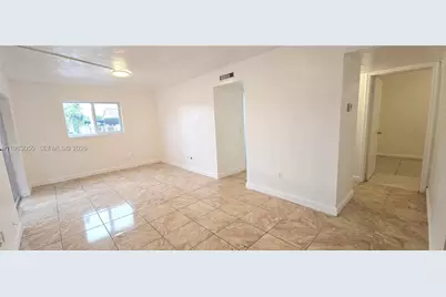 718 SE 8th St #1, Hialeah, FL 33010 - Photo 1
