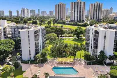 20400 W Country Club Dr #412, Aventura, FL 33180 - Photo 1