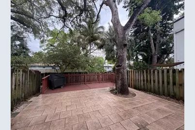 2927 SW 18th Ter #2927, Fort Lauderdale, FL 33315 - Photo 1