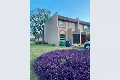 2754 NW 196th St, Miami Gardens, FL 33056 - Photo 1