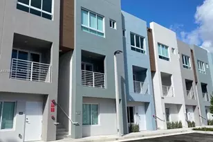 2555 NE 193rd St, Miami, FL 33180 - Photo 1