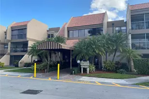 240 Lakeview Dr, Weston, FL 33326 - Photo 1