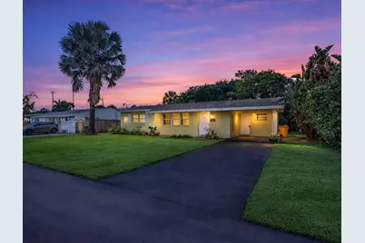 340 SE 4th St, Deerfield Beach, FL 33441 - Photo 1